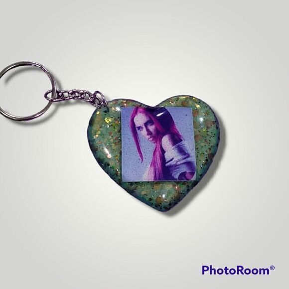 Luna Vexa Green Glitter Heart Keychain - Picture 4 of 16
